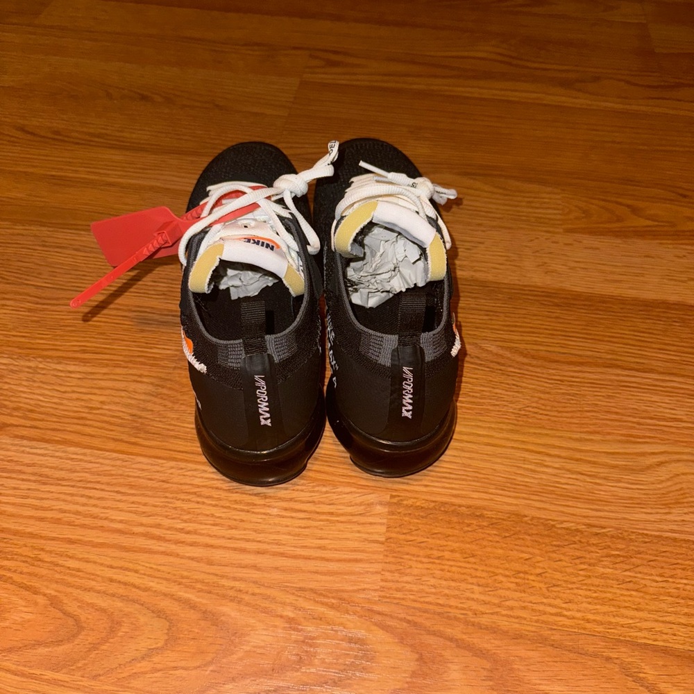 i don’t wear than so they just sit like new only worn twice still looks unworn - Picture 4 of 5